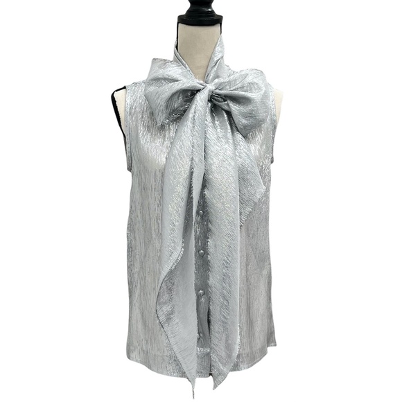 MARC JACOBS FOR BERGDORF GOODMAN SILVER SILK LAMÉ TOP - Picture 6 of 16